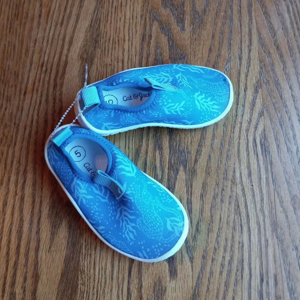 NWOT Blue Slip On Water Shoes Size 5